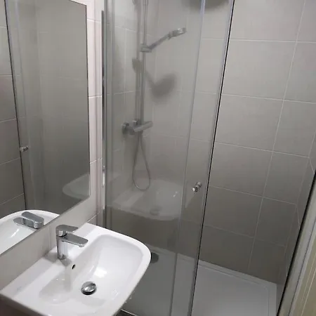 3 Bed Samara Cosy With Pool Table Apartment